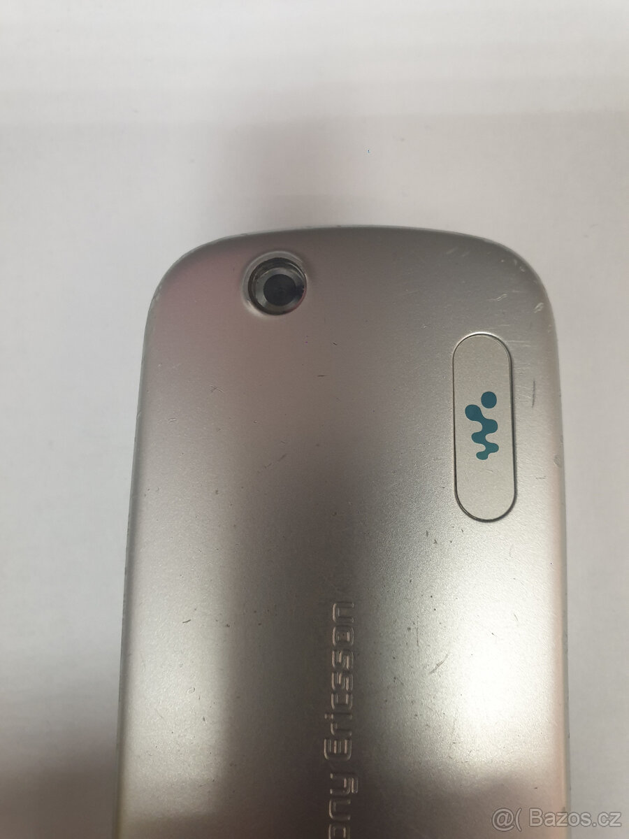 Sony Ericsson Zylo W20i - 7