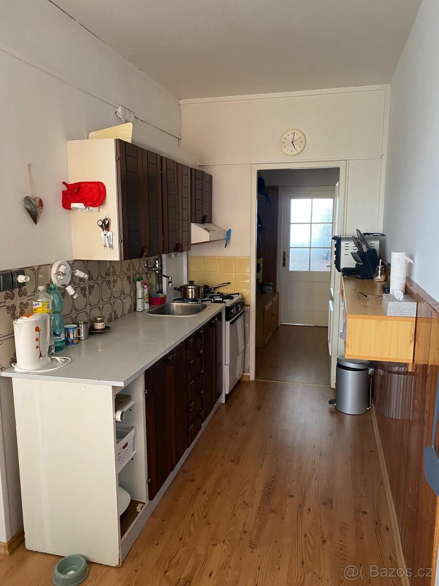 Byt s garáží a balkónem 2+1 v Písku - 7