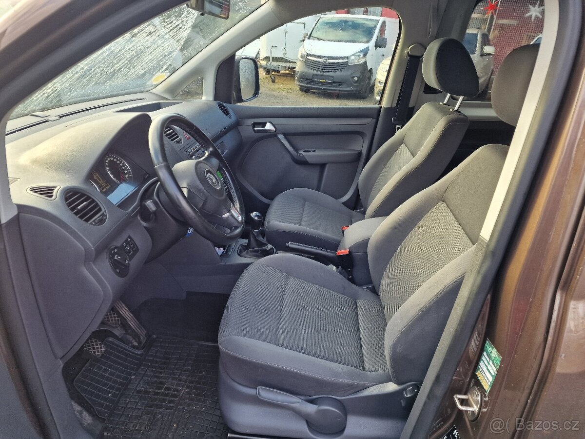 Volkswagen CADDY MAXI 1,6TDI 7 SEDADEL - 7