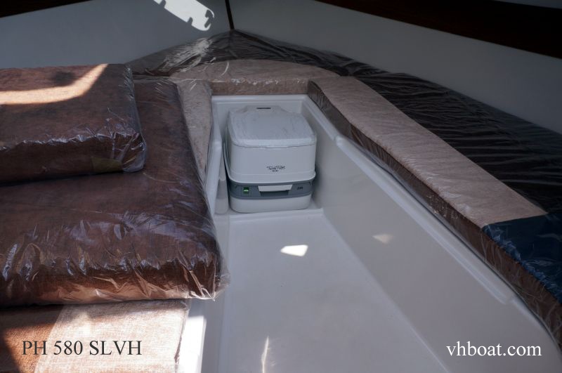 Motorový kajutový čln, loď PH 580 - 7
