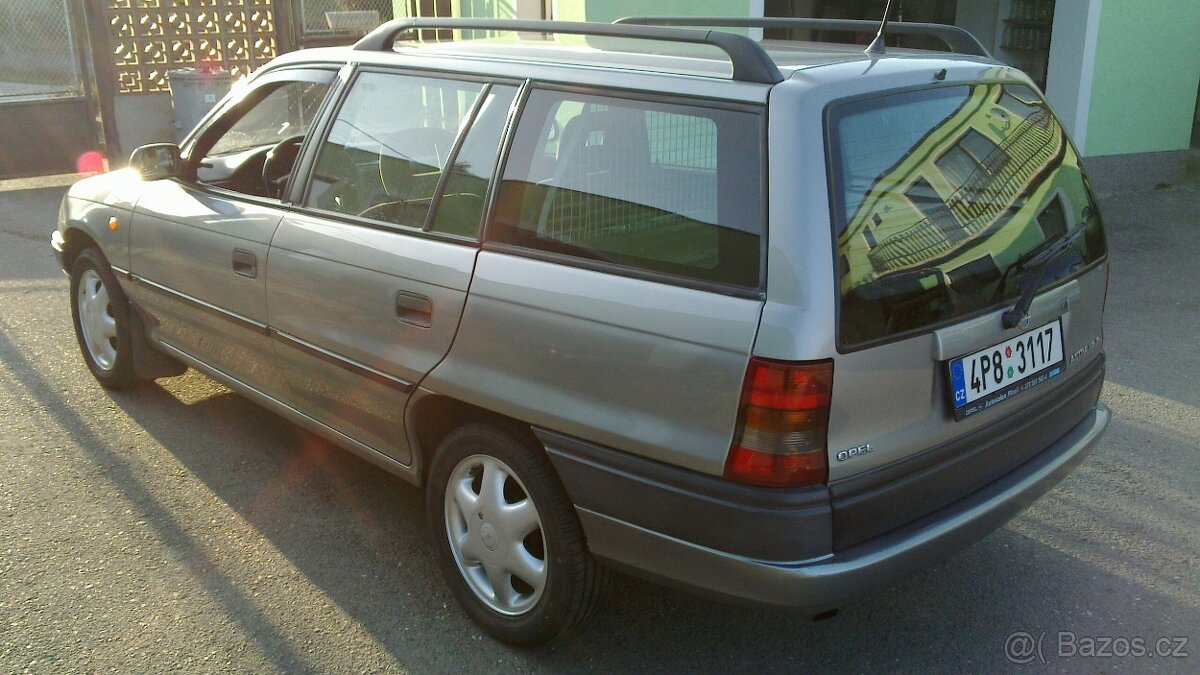 Opel Astra F caravan 18 16V - 7