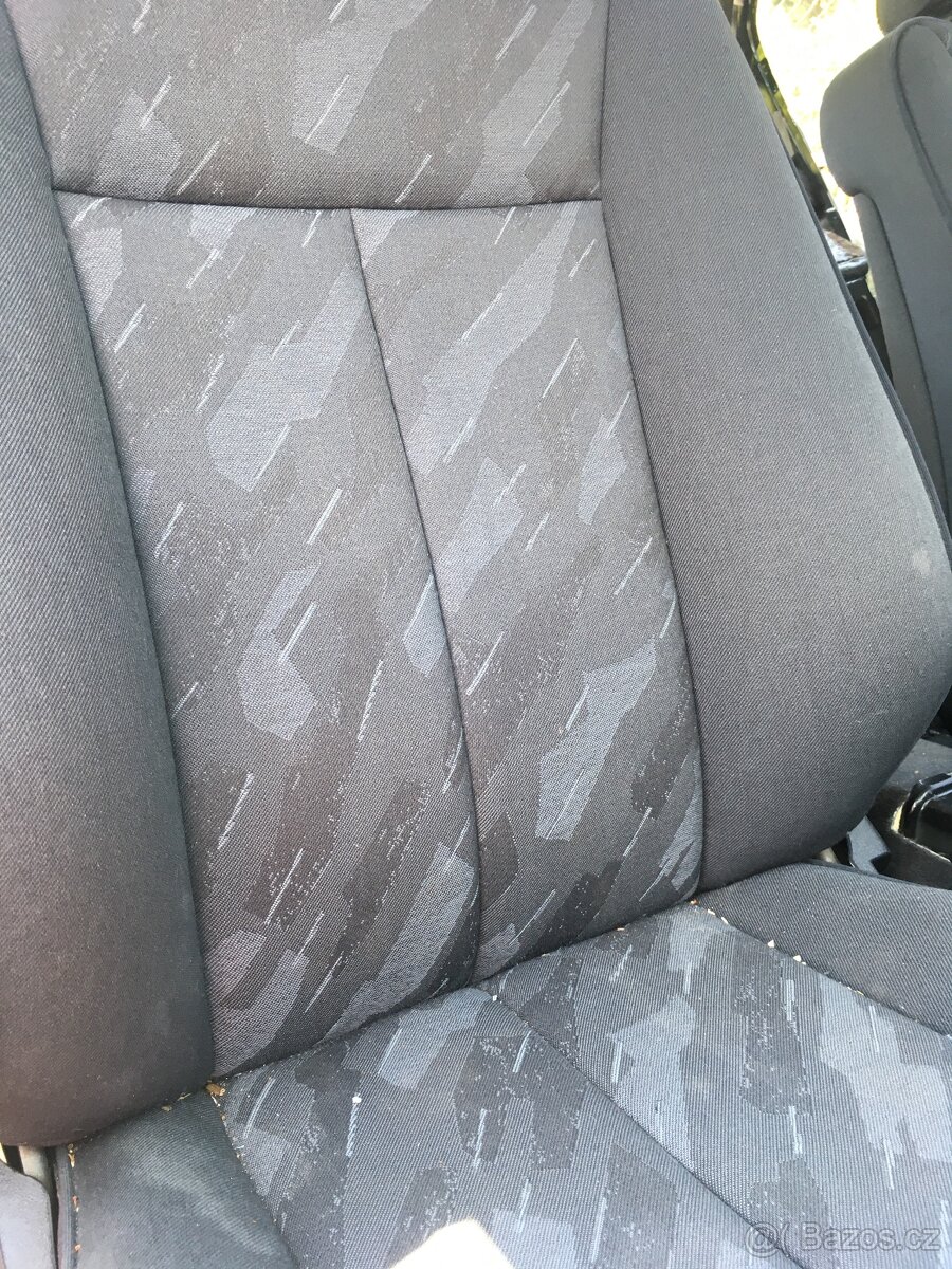 Interiér benz E rok 2002 - 7