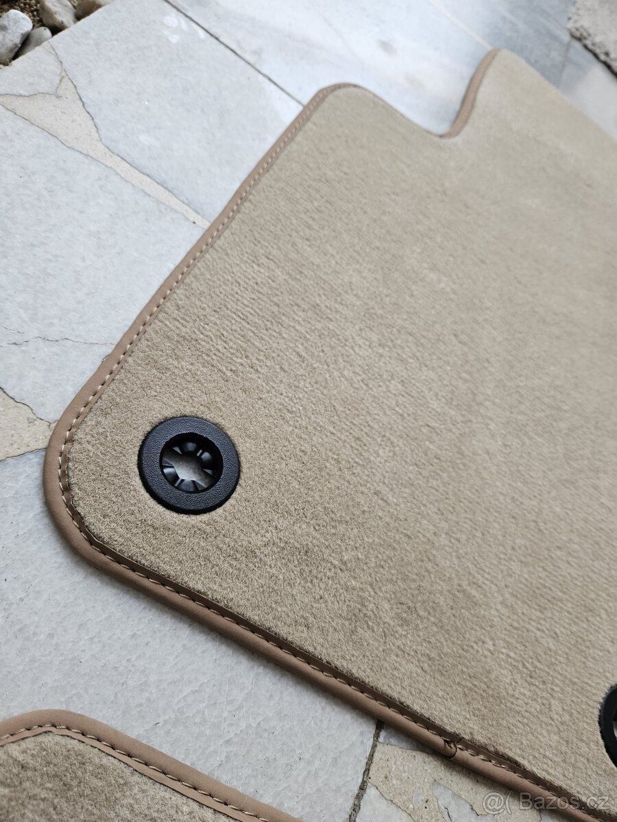 BMW e36 OE Velurove koberečky NOVÉ - 7