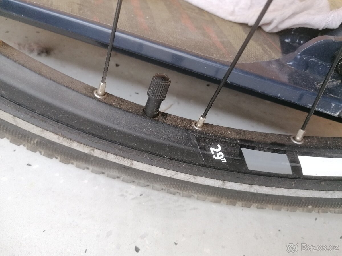 ,trekové kolo SCUD - 7