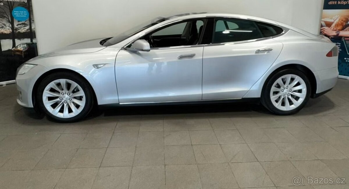 TESLA MODEL S 85 PERFORMANCE - 7