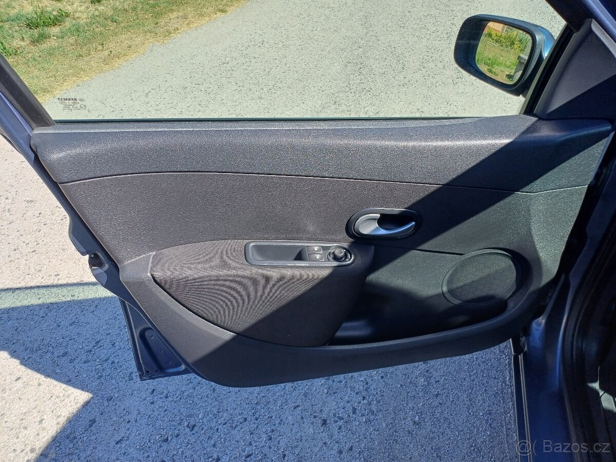 Predám Renault Clio Grandtour 1.2 benzín ,55kw rok výroby 20 - 7