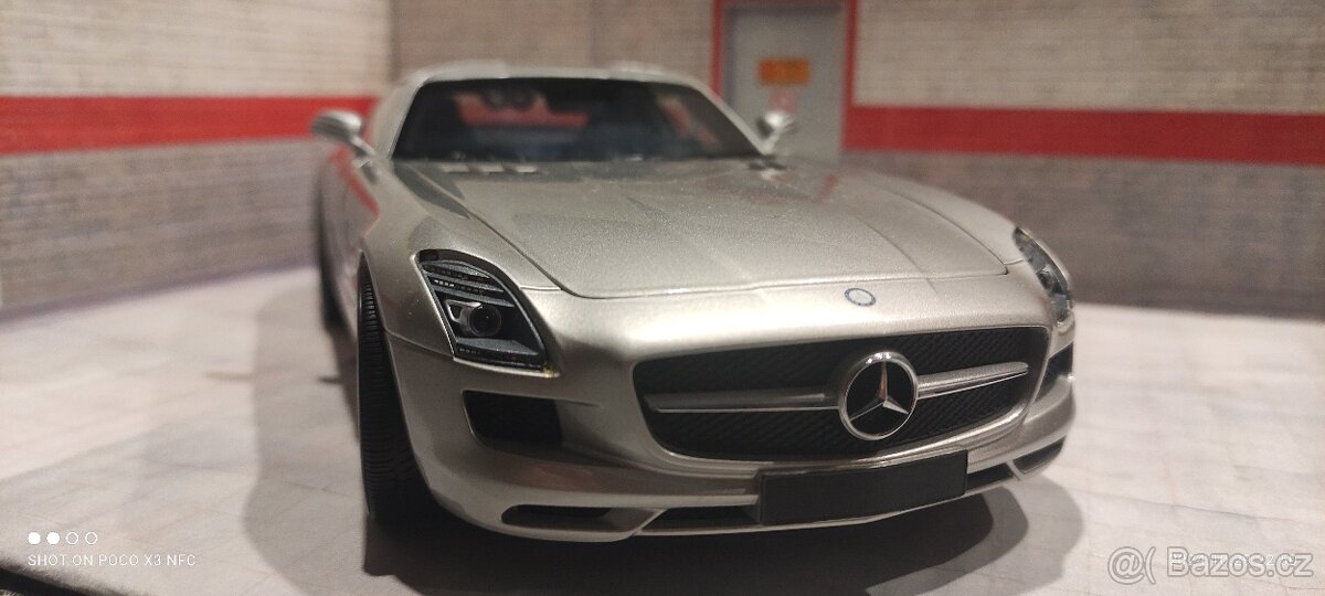 Mercedes Benz SLS amg 1:18 minichampsp - 7