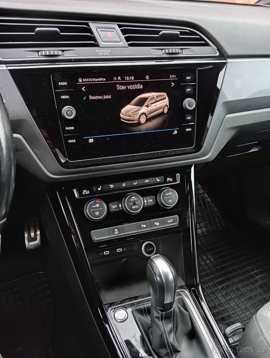 Volkswagen Touran R-Line, 7 místný DSG - 7