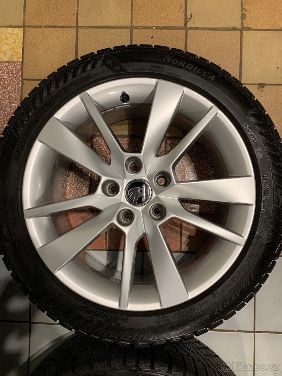 Alu kola Škoda R17 5X112 NOVÉ ZIMNÍ PNEU 225/45 R17 TRIUS - 7