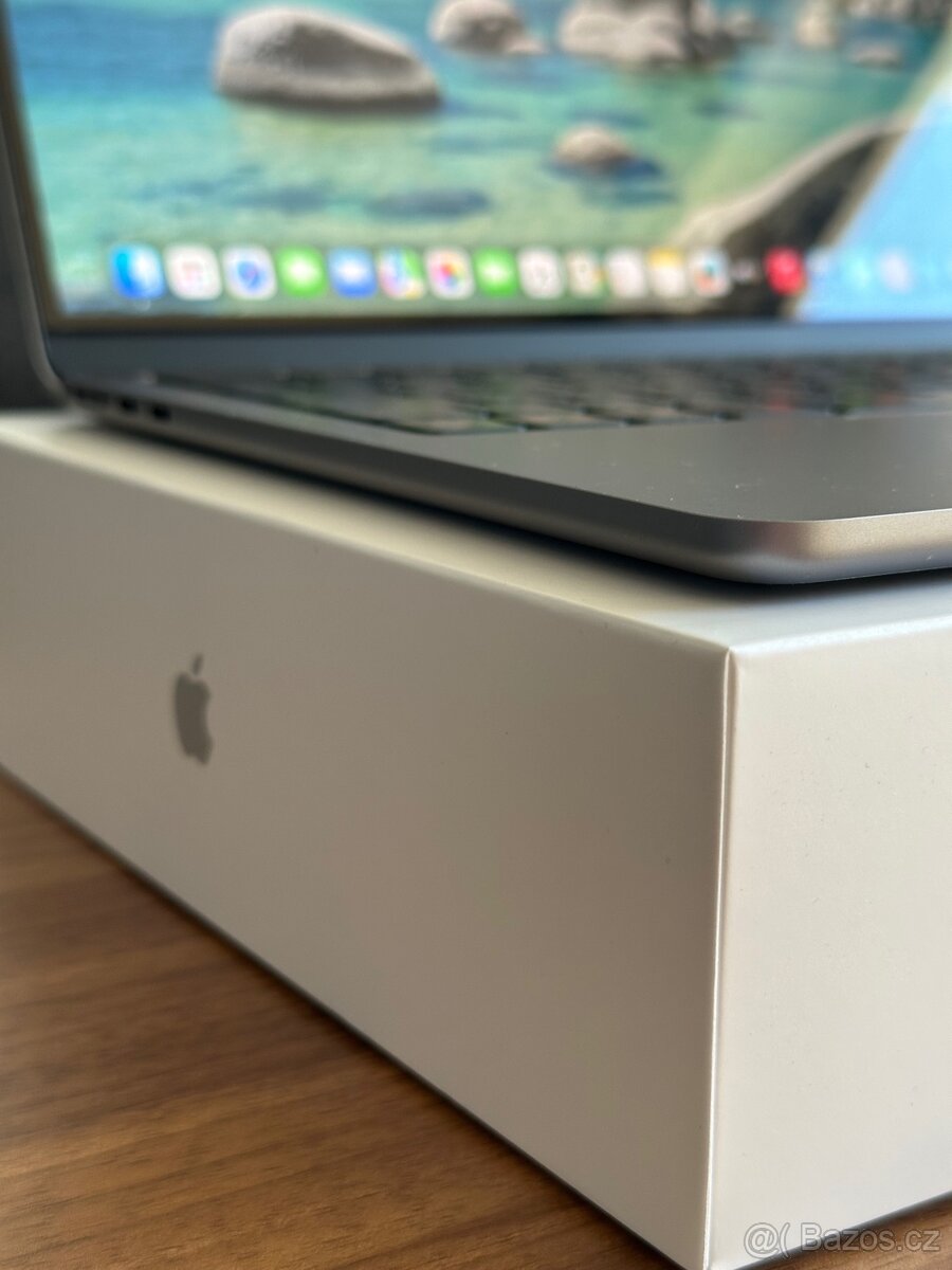 Apple MacBook Air 13" 2022, M2 8-Core 16GB/256GB Space Grey - 7