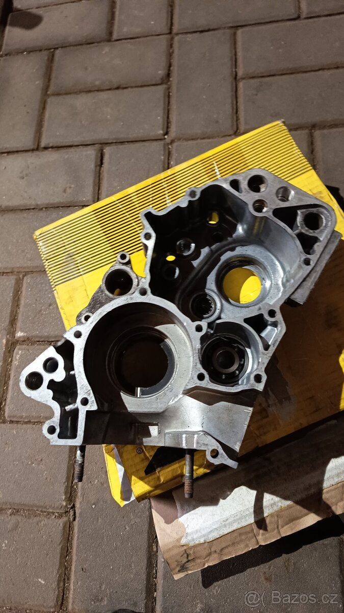 Motor Yamaha dt 125 plus díly - 7