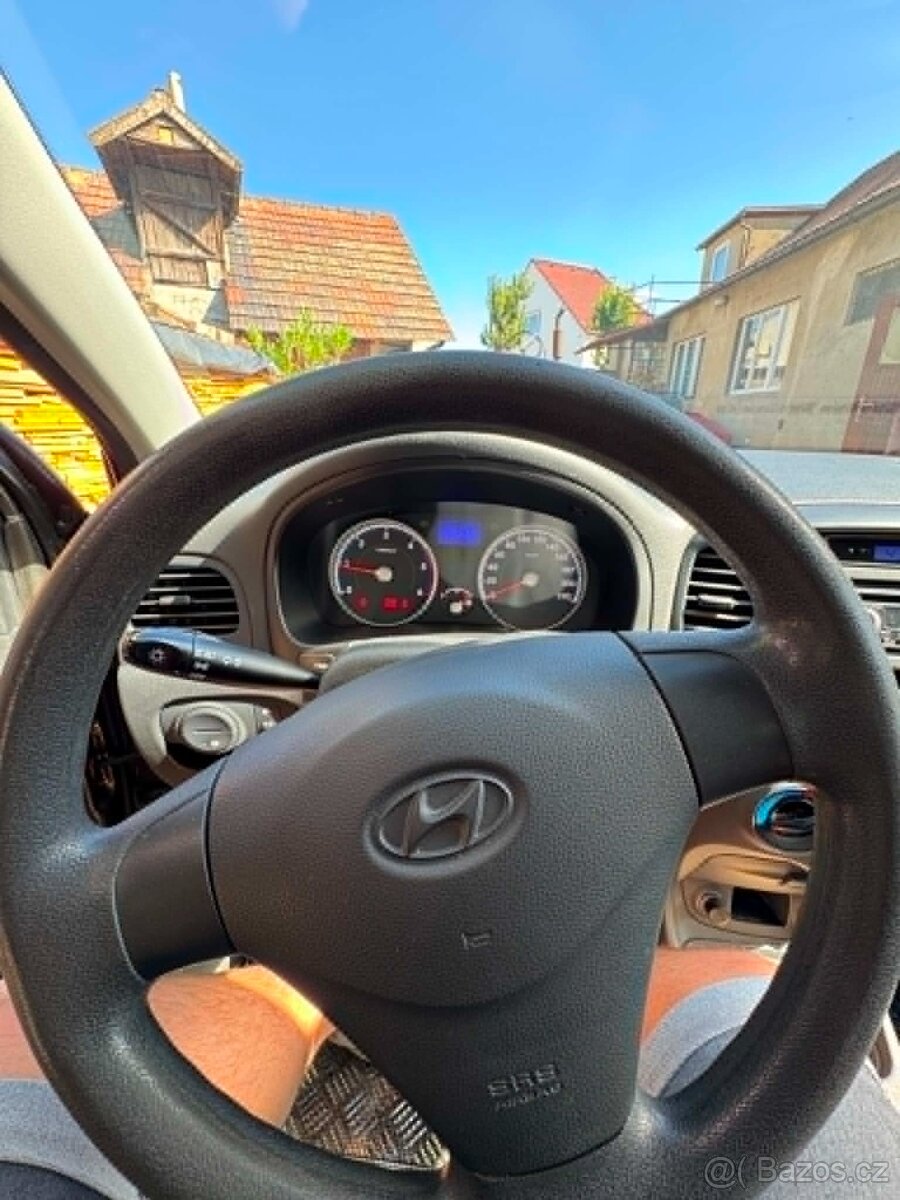 Hyundai Accent 1.5 CRDi r. 2009 - 7