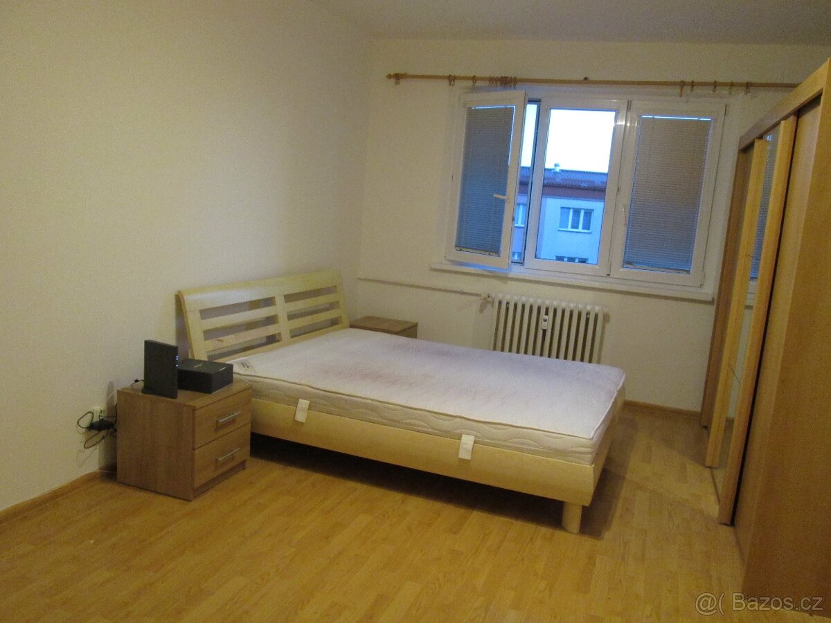 2+1 s lodžií v Uh. Brodě, bez RK - bez provize - 7