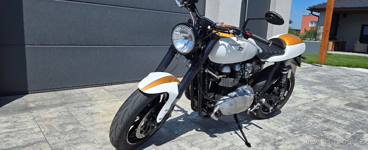 Triumph Thruxton 900i - 7