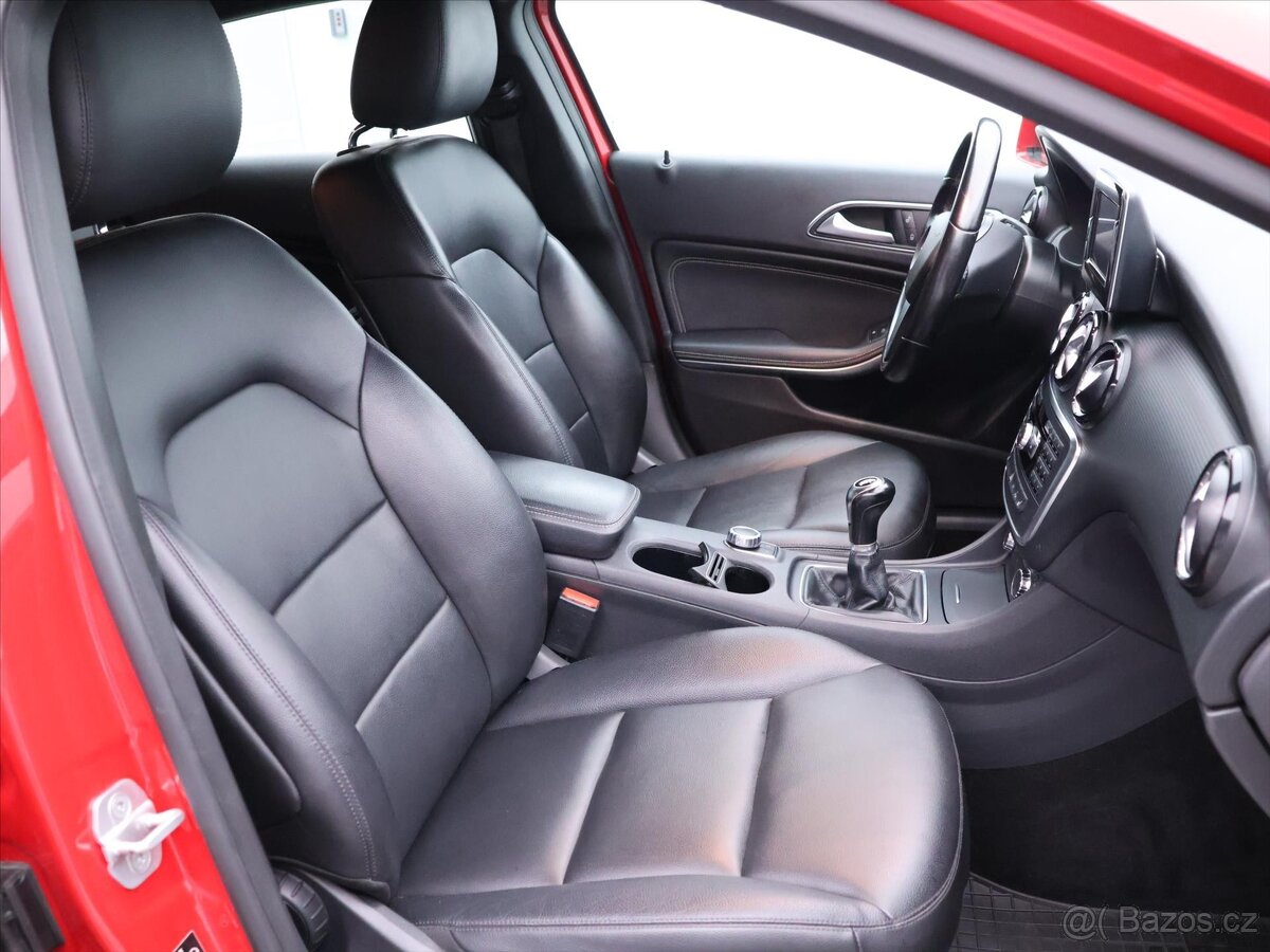 Mercedes-Benz Třídy A 1,6 180 90kW Style Navi Kůže (2013) - 7