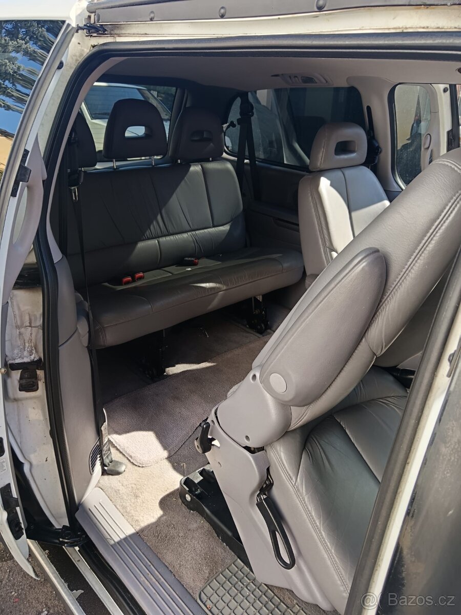 Chrysler grand Voyager 3.3i - 7
