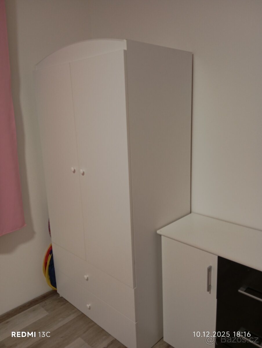 Dětská šatní skříň - 7