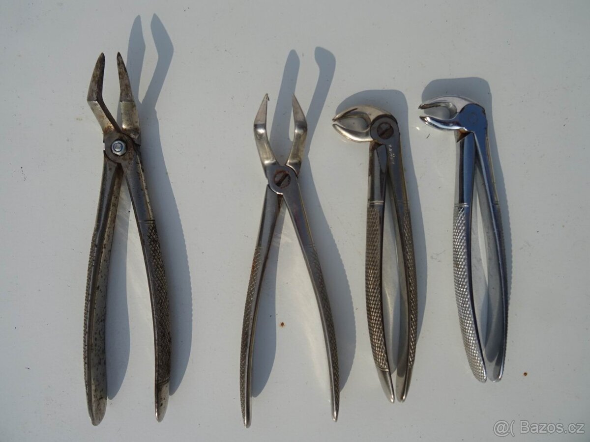 Staré chirurgické nástroje . - 7