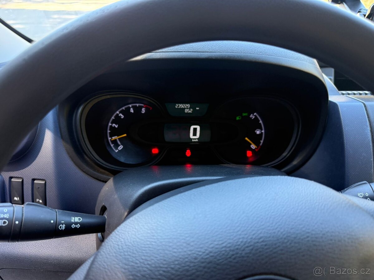 Opel Vivaro 6 mist - 7