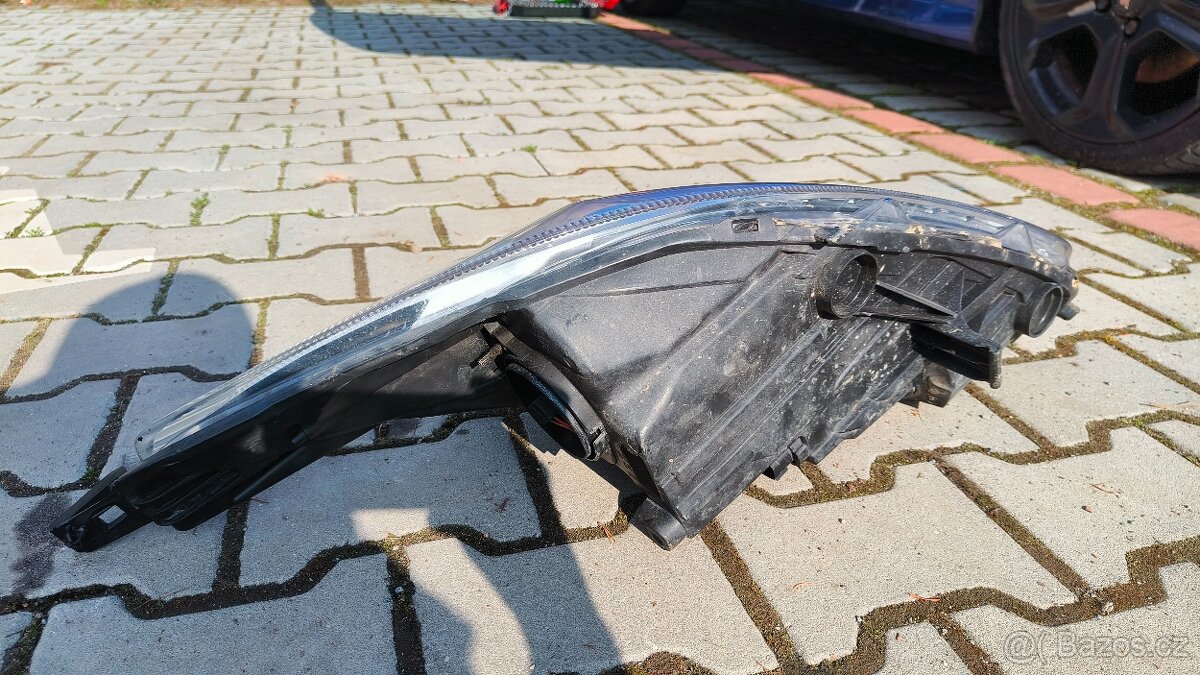 Přední světlo Ford Fiesta 2013 - 2017 pravé - 7