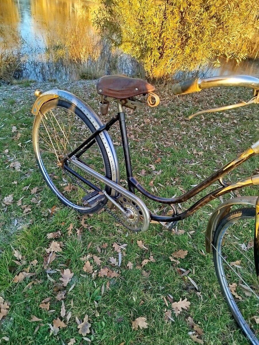 Historické, staré předválečné dámské kolo - 7