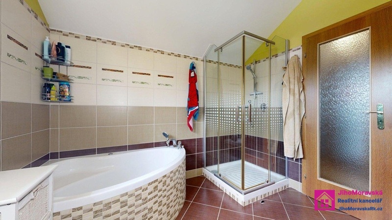 Prodej podkrovního bytu 4+1, 106 m², zahrada, Břeclav - 7