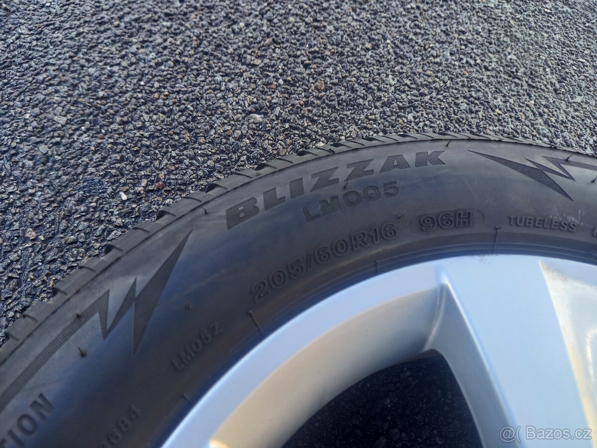 Škoda Octavia IV -ZÁNOVNÍ zimní orig.Alu sada-205/60R16 - 7