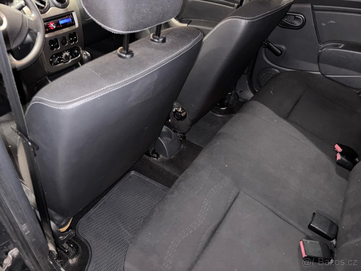 Automobil - Dacia Sandero - 7