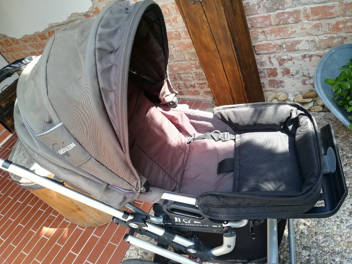 Kočárek + příslušenství - 7