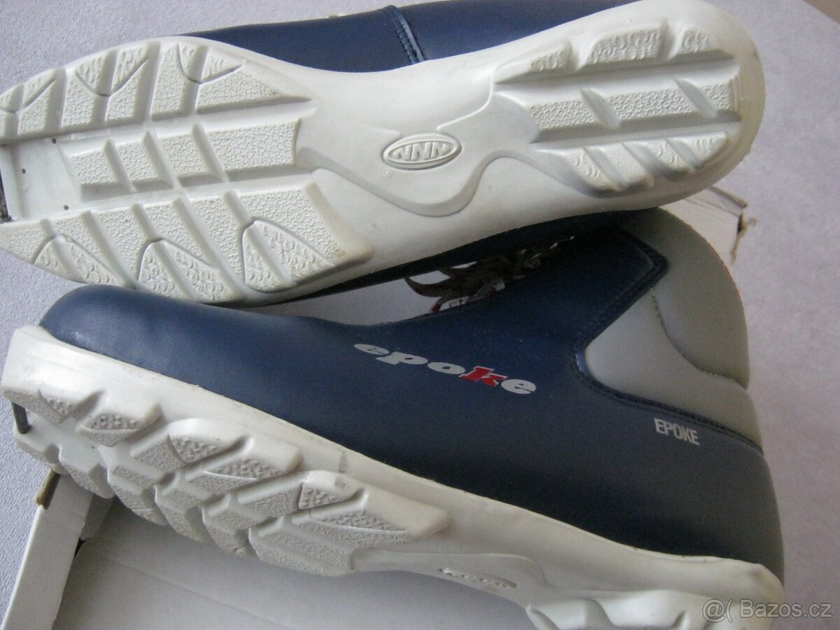 Běžkové turistické zateplené boty EPOKE vel.44,váz. NNN - 7