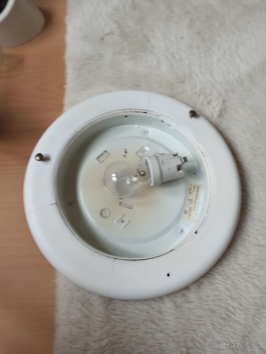 3x svítidlo + 4x žárovka - 7