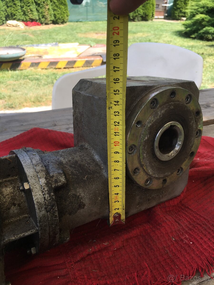 Elektromotor s úhlovou převodovkou 35ot/min - 7