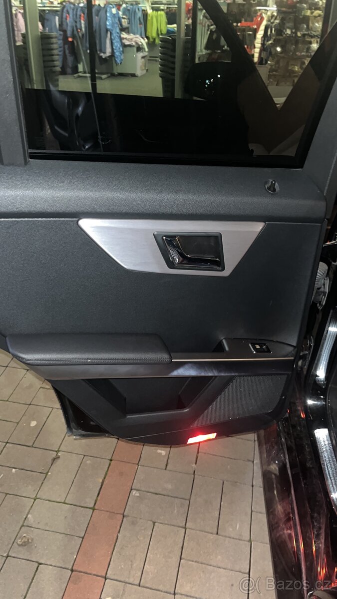 Mercedes-GLK320 - 7