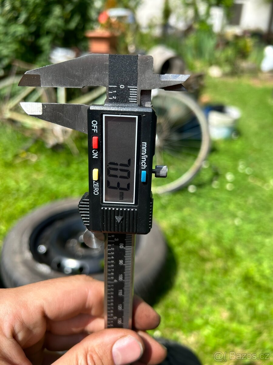 Zimní pneu 185/60 R15 + disk 6Jx15 ET38 5x100 - 7