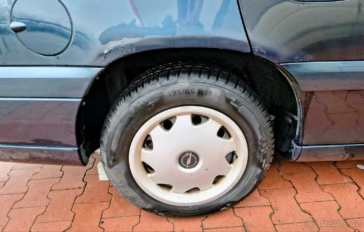 Opel omega - B caravan 2.2 benzín - 7