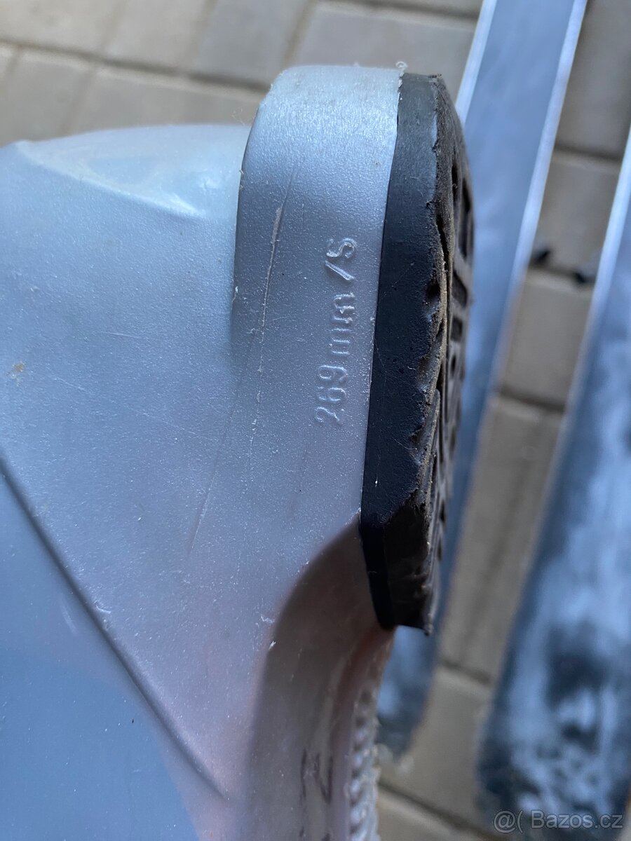 Lyže 110cm, lyžáky 19/22.5 269mm, vázání. Komplet - 7