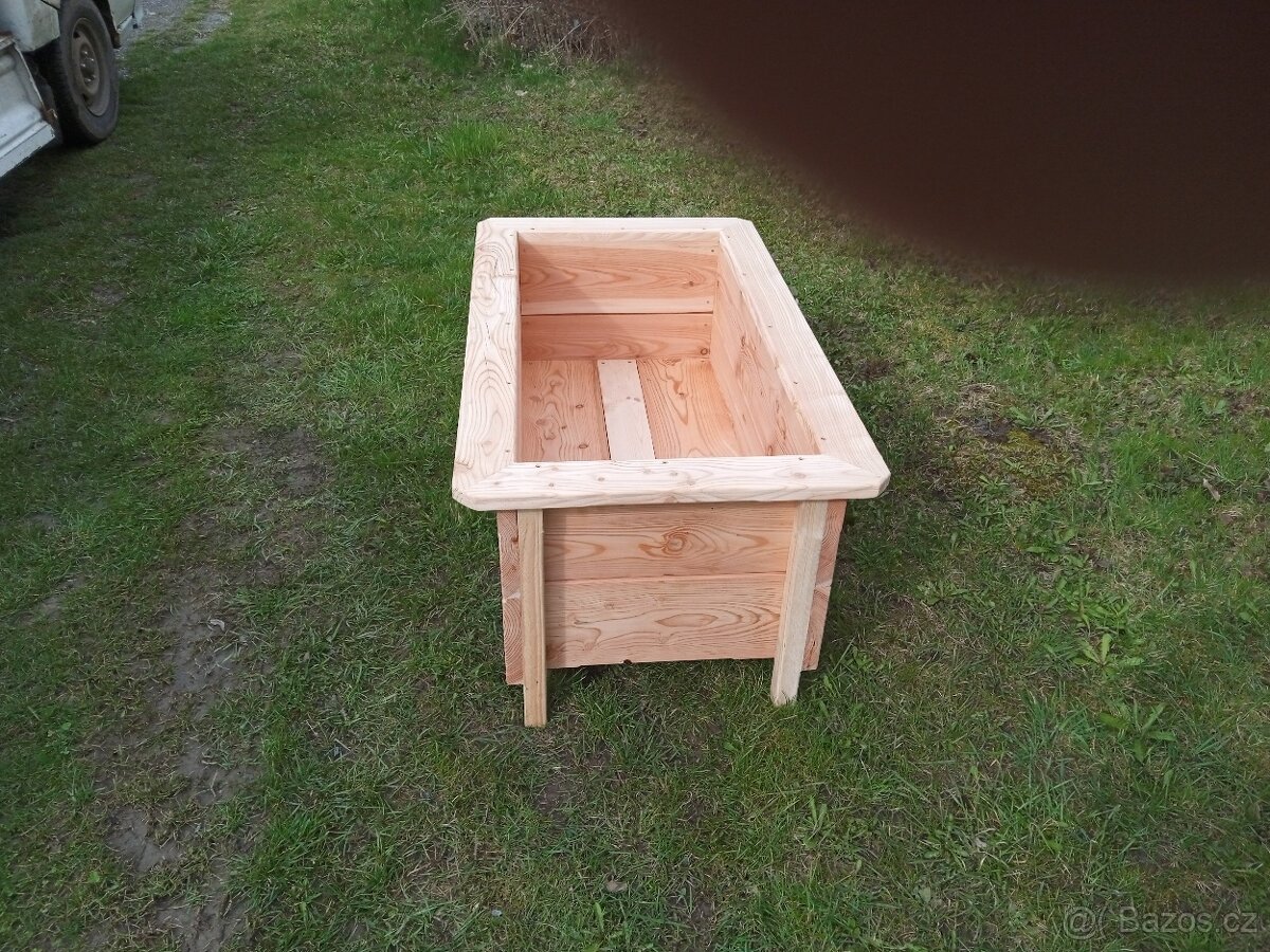 Vyvýšené záhony a truhlíky - 7