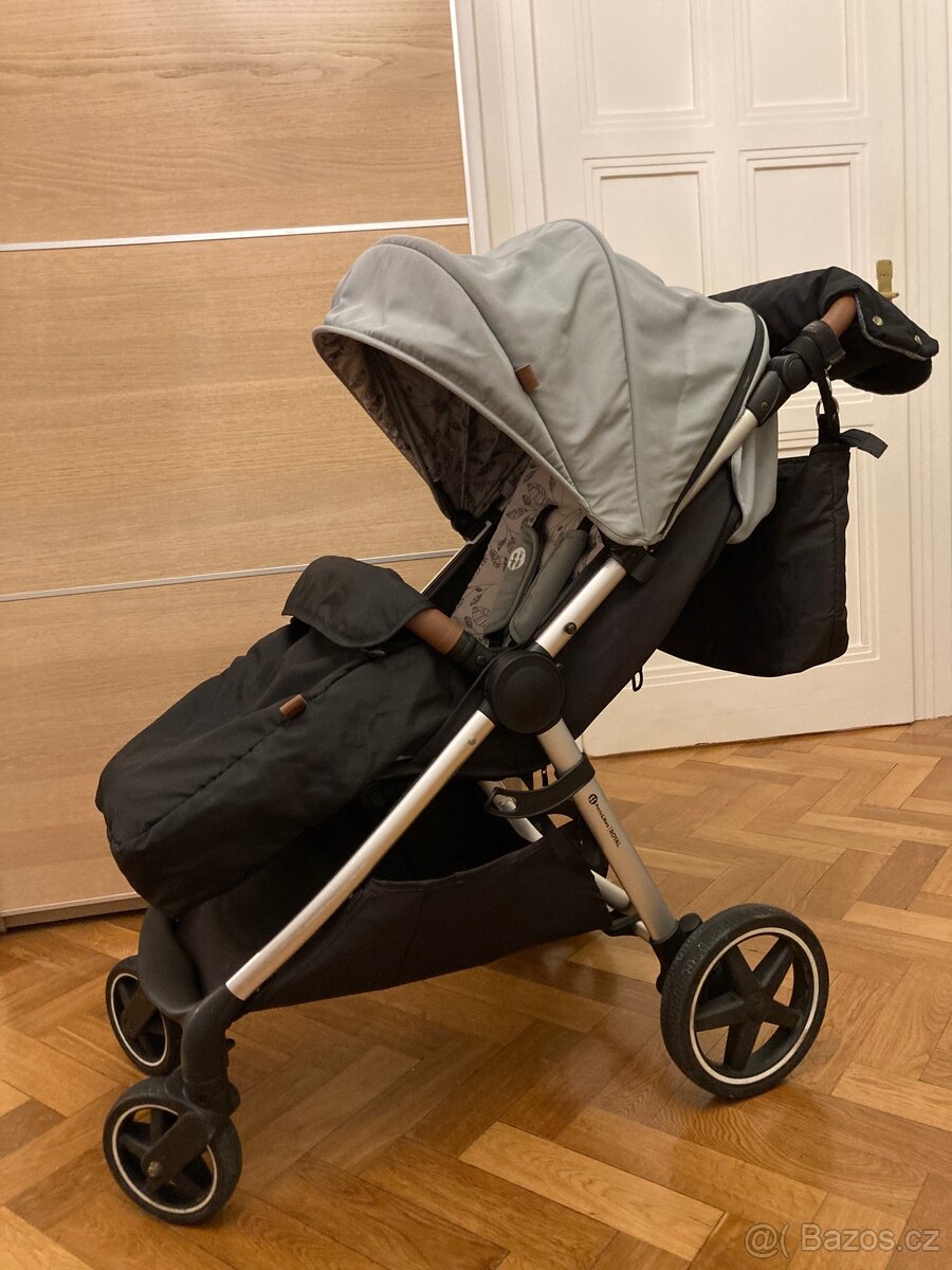 Kočárek Petite&Mars Royal 2023 v zimní výbavě - 7