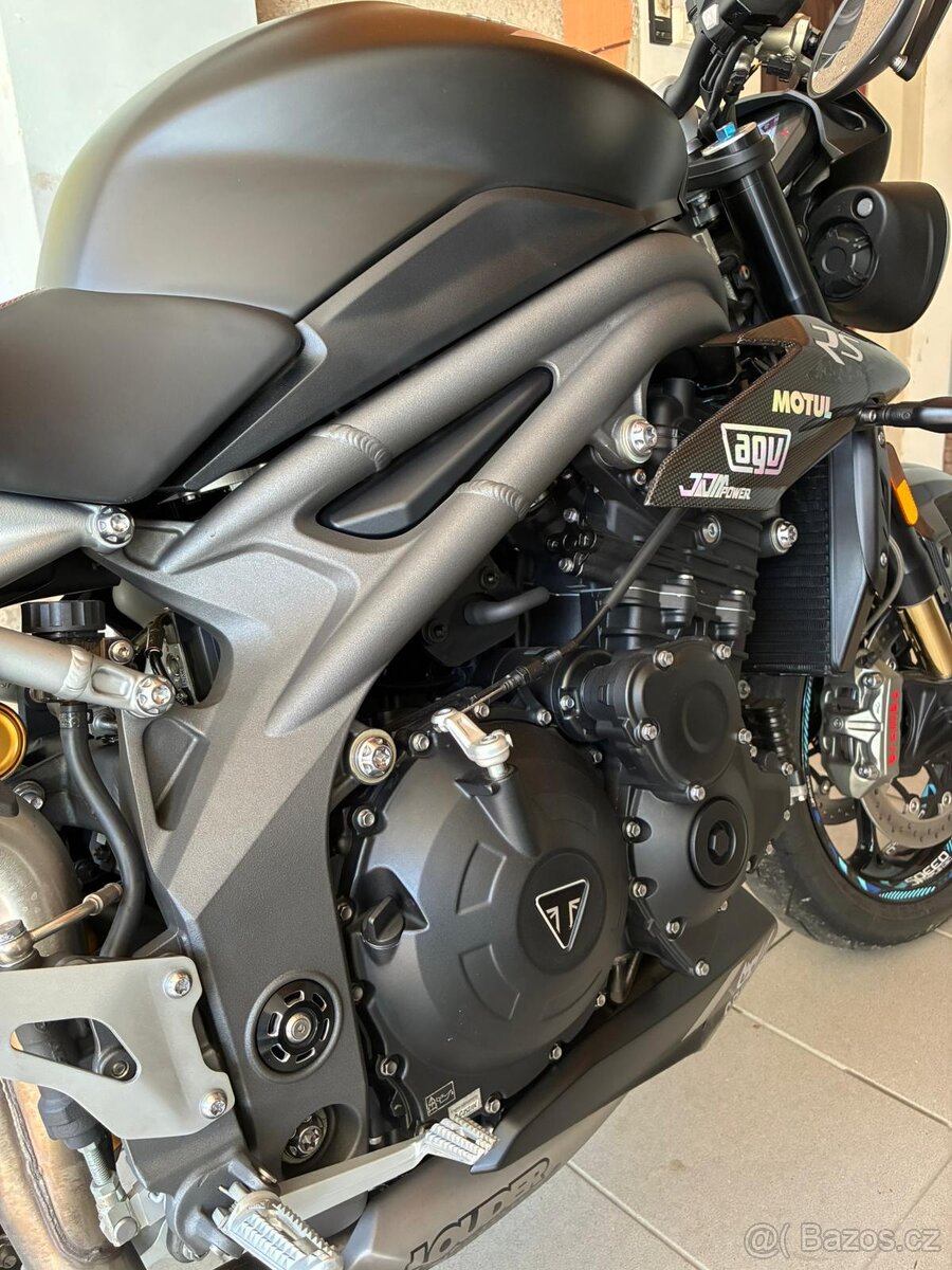 Triumph Speed Triple 1050 RS - 7