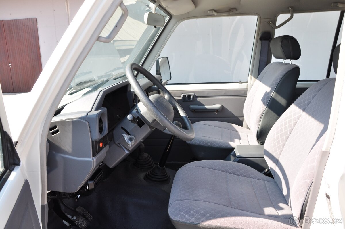 Toyota HZJ 76 Land Cruiser - NOVÉ AUTO - 14 km - 4.2 Diesel - 7