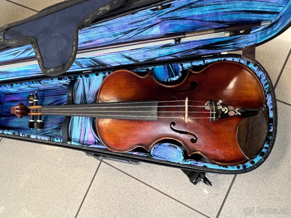 Prodám housle velmi staré a hysterické - 7