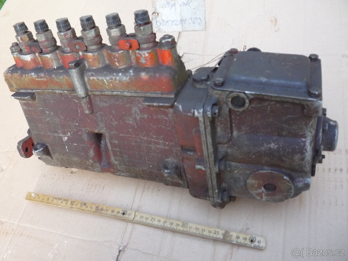 prodám díly na traktor Zetor 25. Sací potrubí se žhavící spi - 7