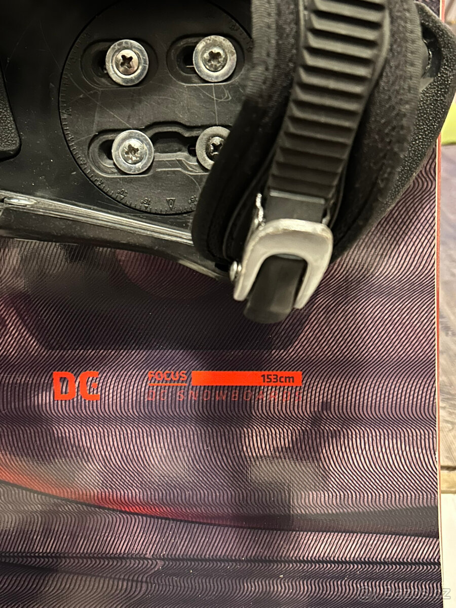 Prodám Snowboard zn. DC 153 cm - 7