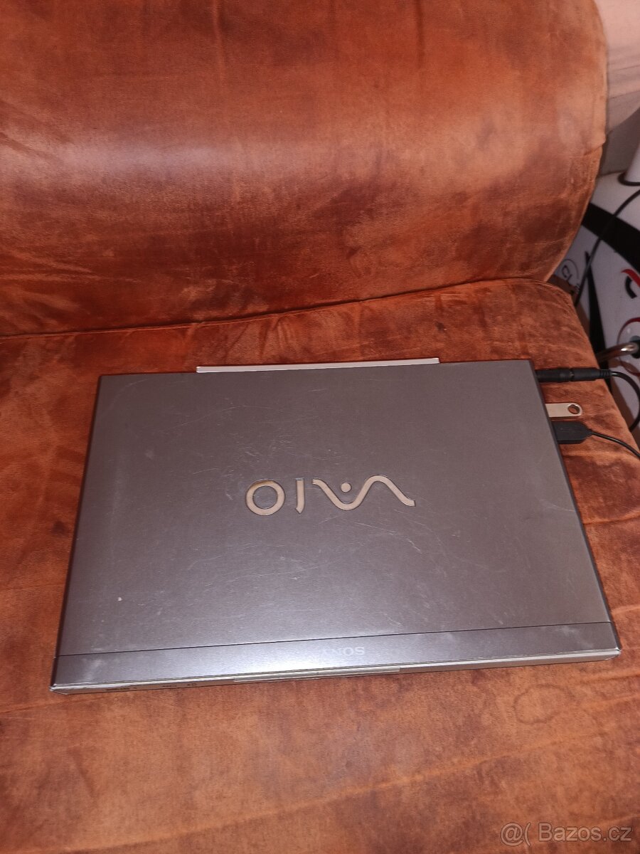 Sony VAIO i7 / SSD 240GB / Blu-ray / kovové tělo - 7