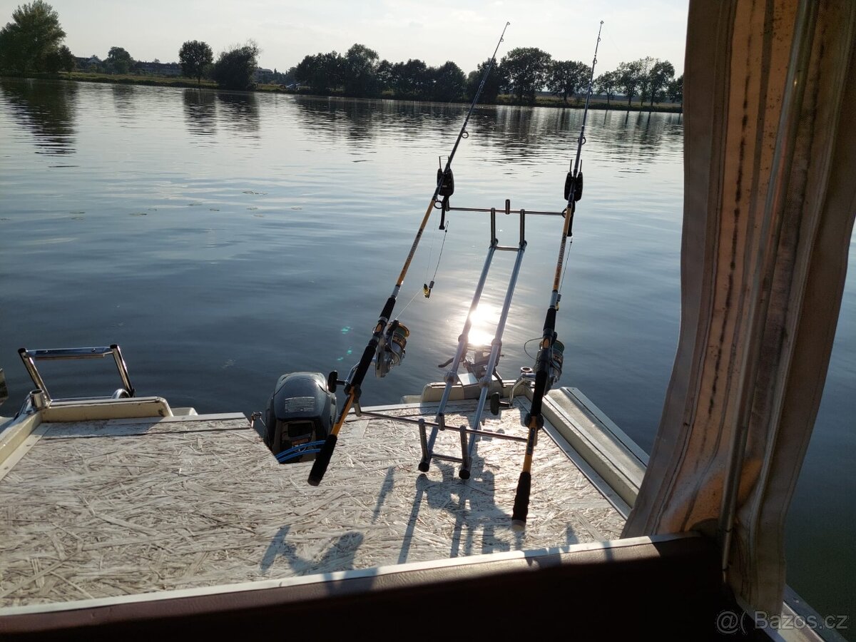 Kajutová lodˇ Viking s doklady + podvalník, vč. dokladů , - 7