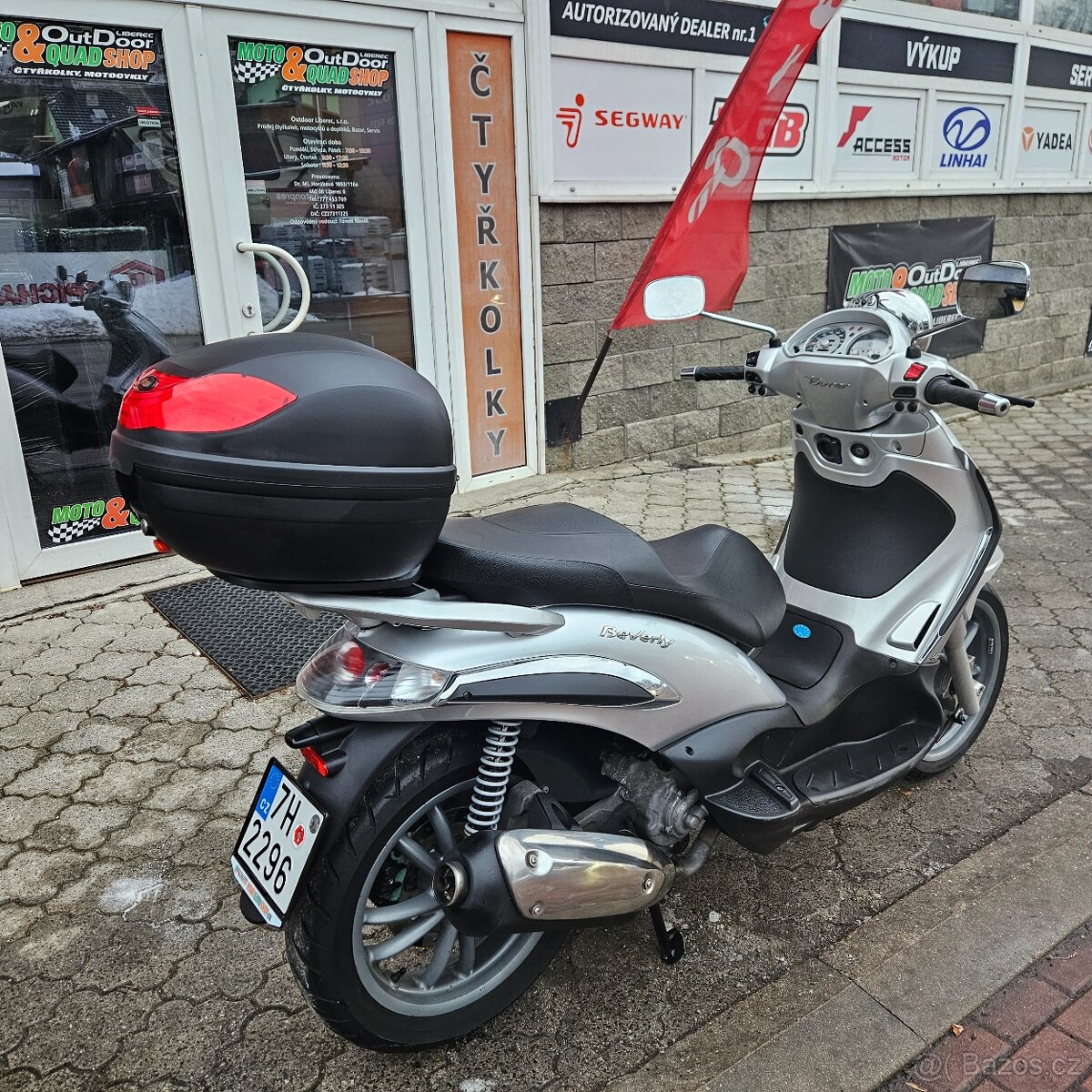 Piaggio Beverly 300, Topcase, 2x klíč - 7