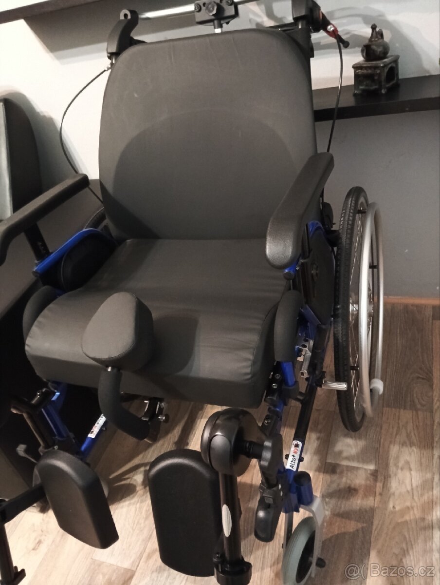 Polohovací invalidní vozík - 7