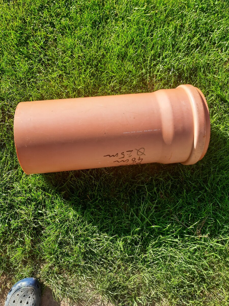 Prodám kanalizační Trubku KGM průměr 250×6,1mm délky 600mm - 7