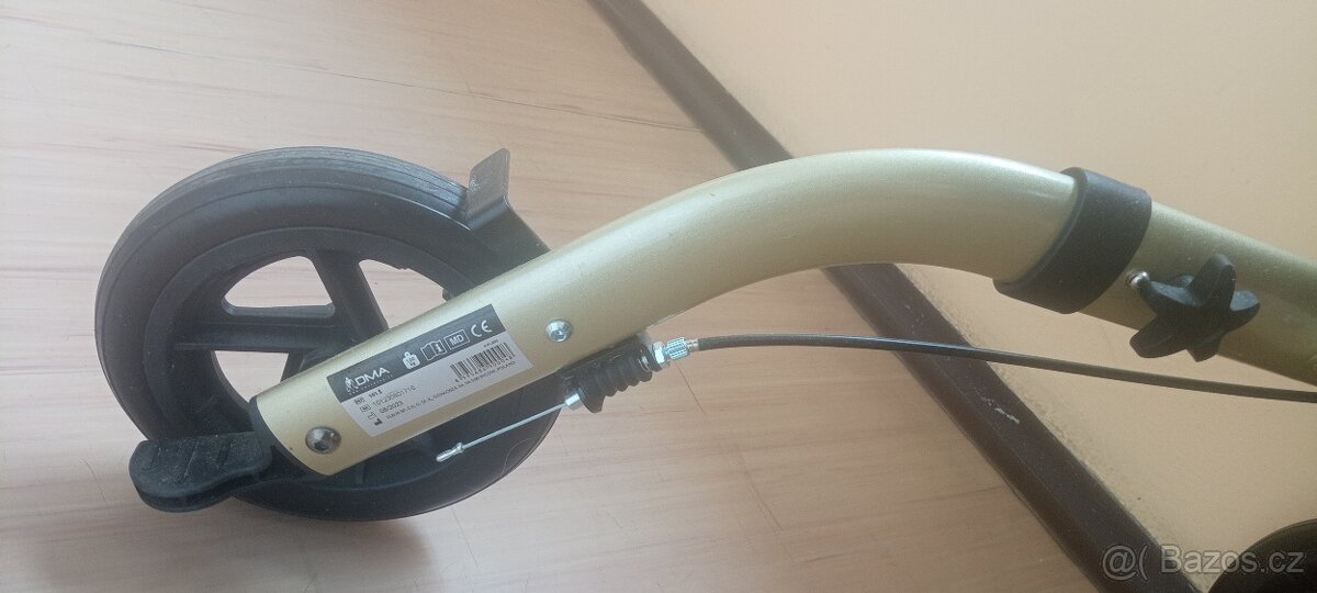 Skládací chodítko DMA - 7