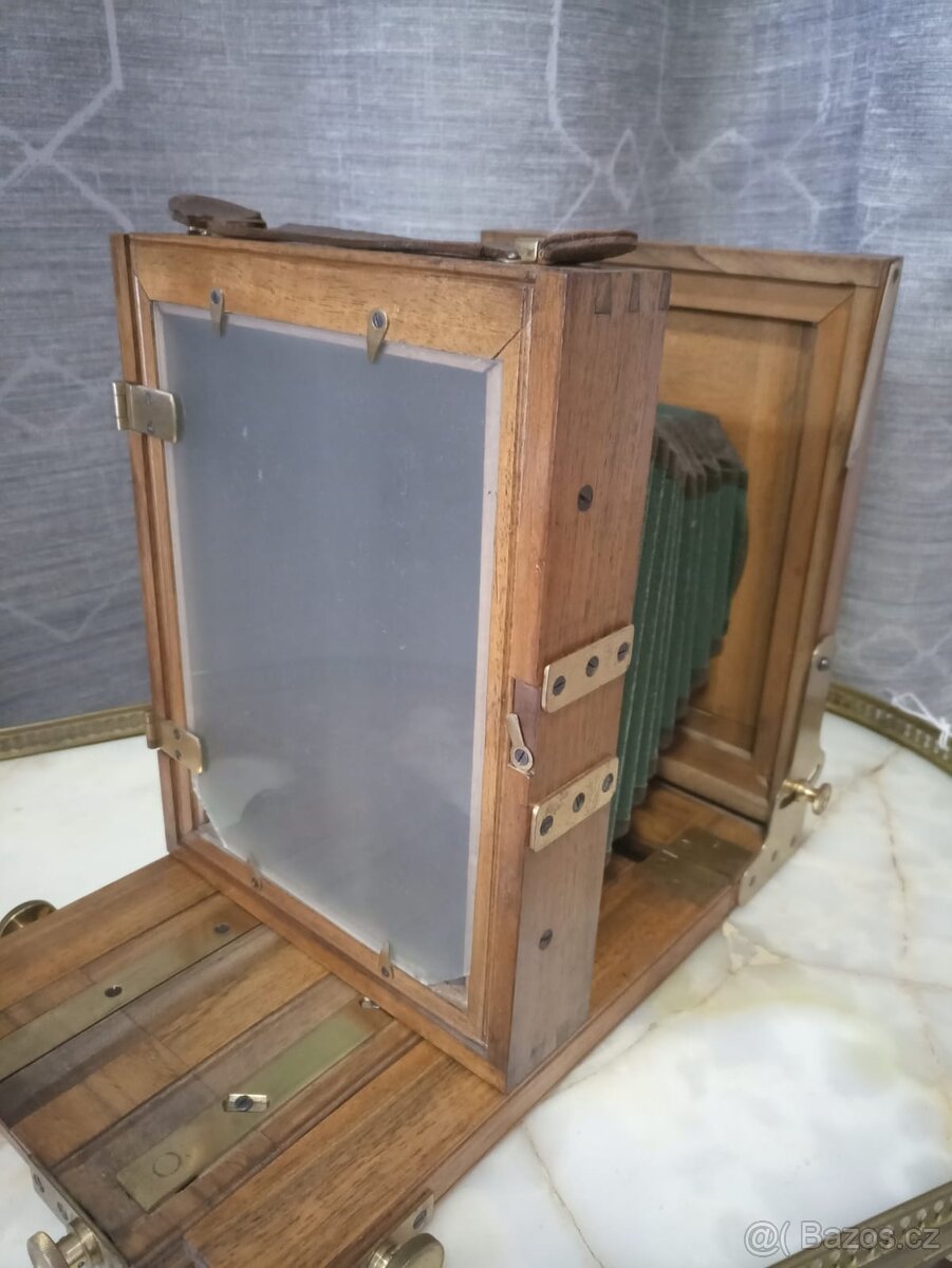 Historický dřevěný fotoaparát - 7